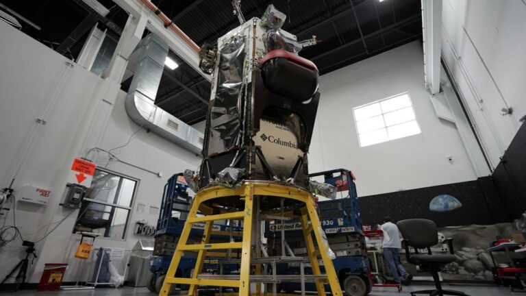SpaceX and Intuitive Machines delay lunar lander launch to February Spacex And Intuitive Machines Delay Lunar Lander Launch To February