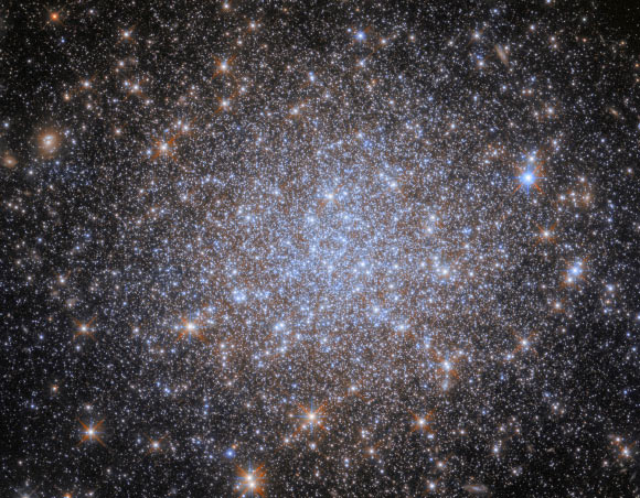 Hubble Observes NGC 1841 Globular Cluster Hubble Observes Ngc 1841 Globular Cluster