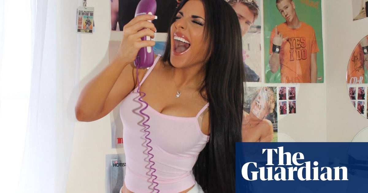 "millennials Embracing The Nostalgia Of Landline Telephones" | Lifestyle And
