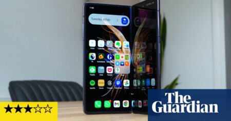 Review Of Honor Magic V2: Impressive Hardware Overshadowed By Software