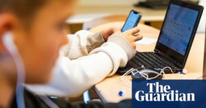Thousands Rally For Smartphone Free Childhood: British Parents Sound The Alarm
