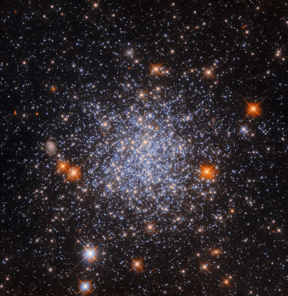 Hubble Observes Large Globular Cluster in Large Magellanic Cloud Hubble Observes Large Globular Cluster In Large Magellanic Cloud