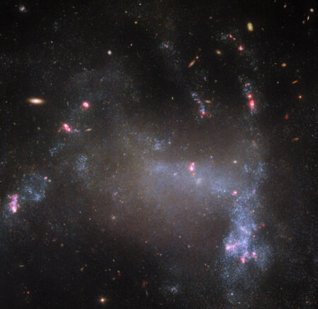 Stunning Shot of Spider Galaxy Captured by Hubble Space Telescope Stunning Shot Of Spider Galaxy Captured By Hubble Space Telescope