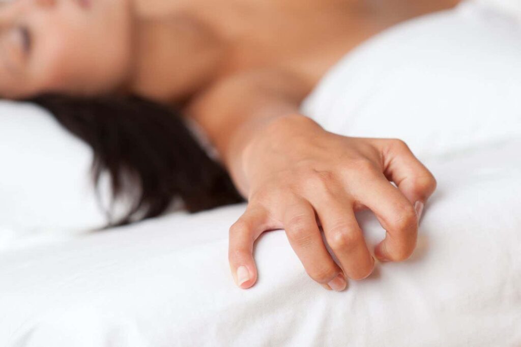 Bisexual women anticipate achieving orgasms more frequently with women than with men Bisexual Women Anticipate Achieving Orgasms More Frequently With Women Than