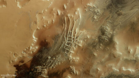 Mars Express Uncovers Mysterious 'spider' Near 'inca City' On Martian