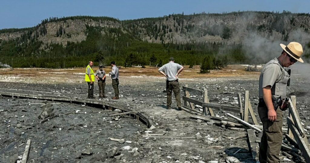 Outburst of Yellowstone Hydrothermal Explosion Sends Geysers of Rock and Steam Soaring Outburst Of Yellowstone Hydrothermal Explosion Sends Geysers Of Rock And