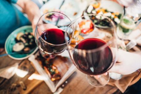 The Common Misconception That Moderate Alcohol Consumption Is Beneficial For