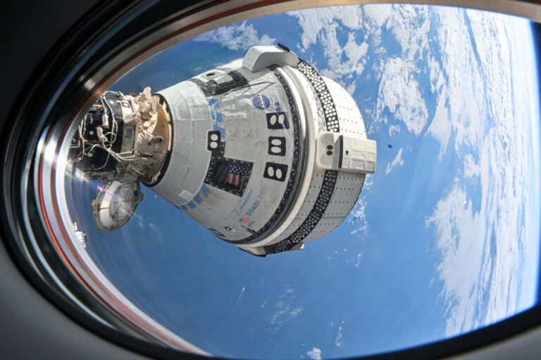 Astronauts Stranded On Iss After Starliner Failure: Us Space Program