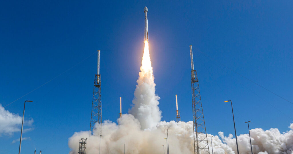 NASA weighs options: Boeing and SpaceX in contention to bring Starliner astronauts back Nasa Weighs Options: Boeing And Spacex In Contention To Bring