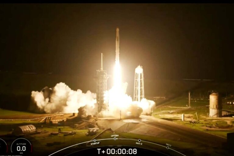 First Private Spacewalk Launched By Spacex's Polaris Dawn Mission