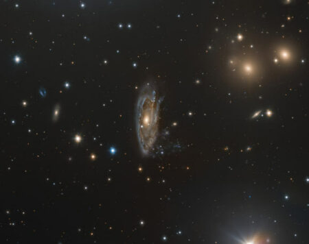 Vst Finds Jellyfish Galaxy In The Hydra Cluster