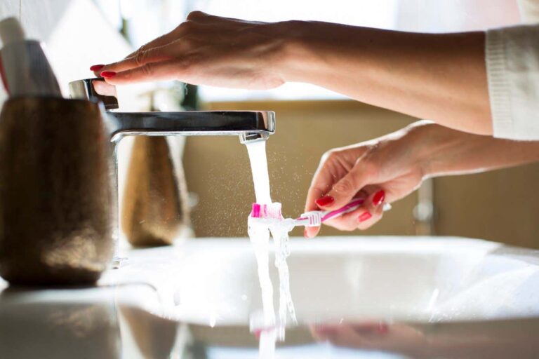 There Are Hundreds Of Viruses On Your Toothbrush