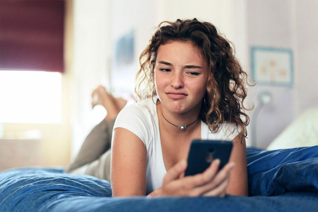 Excessive Texting Can Make Your Messages Appear Insincere