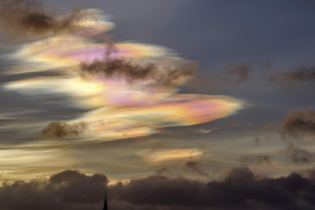 Incredible Scientific Phenomenon of Rainbow Clouds Incredible Scientific Phenomenon Of Rainbow Clouds