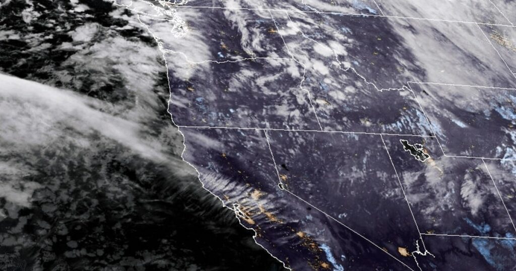 Pacific Northwest prepares for severe weather from ‘bomb cyclone’ and atmospheric river Pacific Northwest Prepares For Severe Weather From 'bomb Cyclone' And
