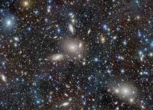 Decam Captures Close Up Of The Antria Galaxy Cluster