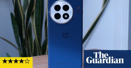 Review Of The Oneplus 13: Lightning Speed Android With Stunning Fabric