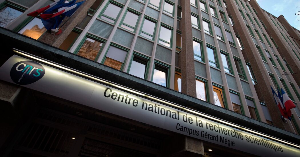 France Claims US Refuses Entry to French Scientists Due to Disagreement Over Trump's Policies 1 France claims us refuses entry to french scientists due to