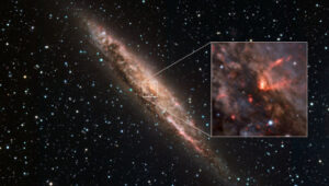 Astronomers report powerful winds of materials from central black hole