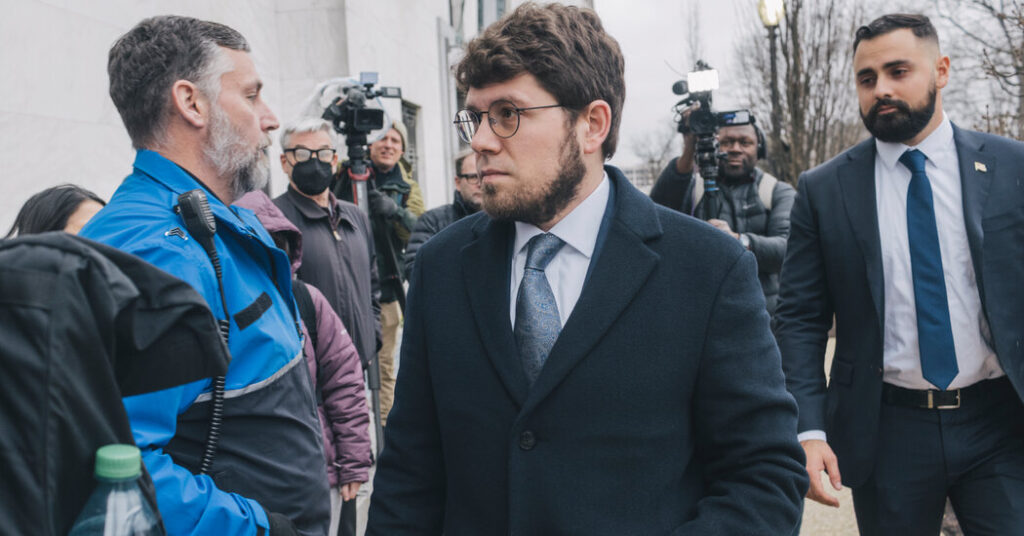 Jason citron steps down as ceo of social chat app