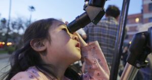 Looking up in the city of stars: the los angeles