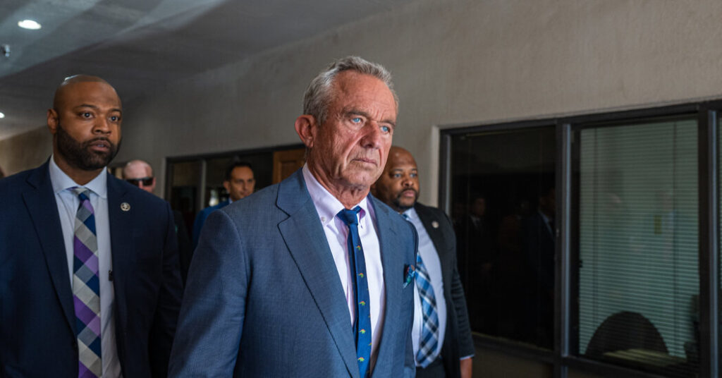 Rfk jr. strolls through arizona on a journey through chronic