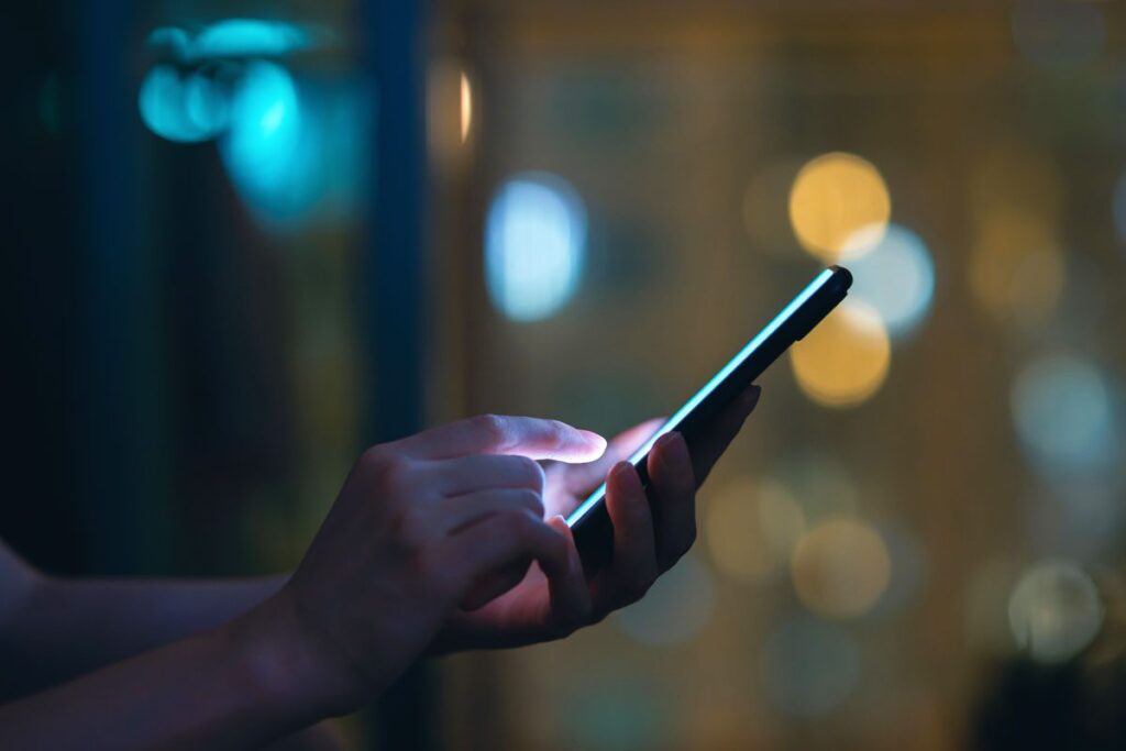 Research claims that Facebook is continuing to experiment with users in a bizarre manner Research claims that facebook is continuing to experiment with users