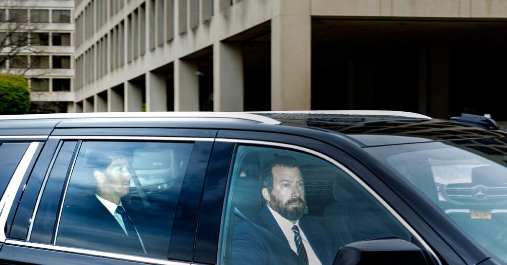 Zuckerberg explains decision to purchase instagram and whatsapp instead of