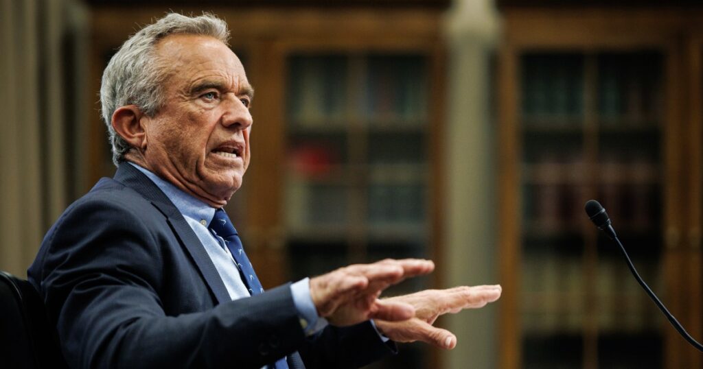 Hhs reinstates hundreds of healthcare workers