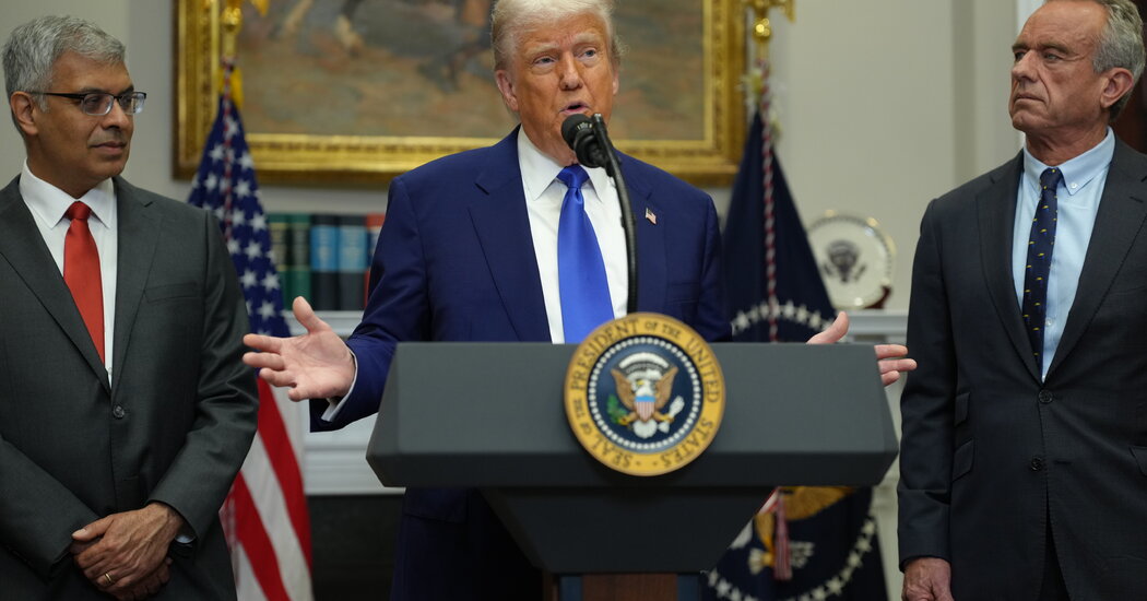 Trump signs executive orders urging businesses to reduce drug prices