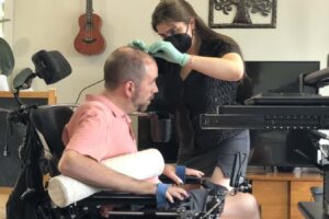 AI Decodes Brain Waves of Paralyzed Individuals into Real Time Audio