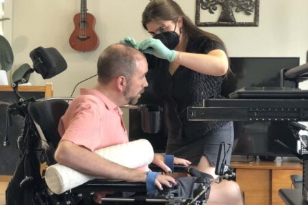 AI Decodes Brain Waves of Paralyzed Individuals into Real Time Audio