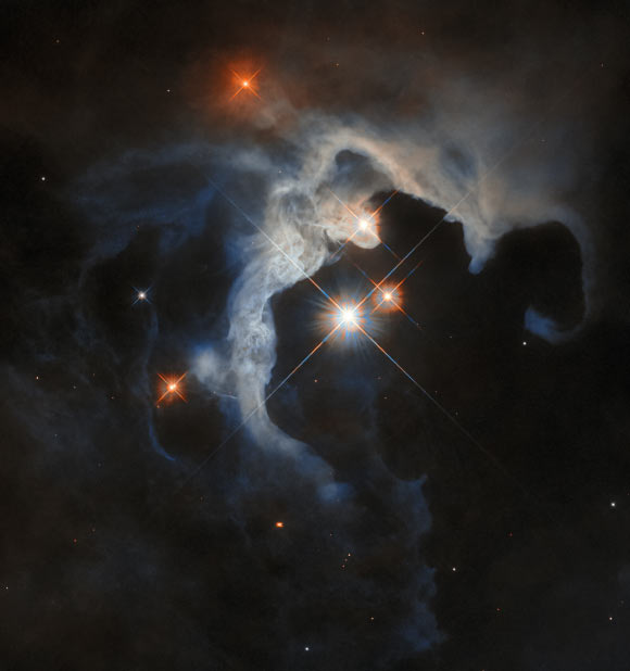 Hubble Observes Reflection Nebula in the Taurus Molecular Cloud Hubble Observes Reflection Nebula in the Taurus Molecular Cloud