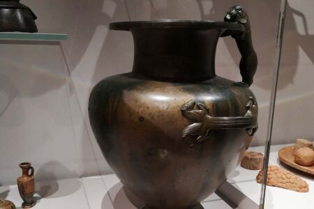 Ancient Pot Near Pompeii Holds Honey from 2500 Years Ago