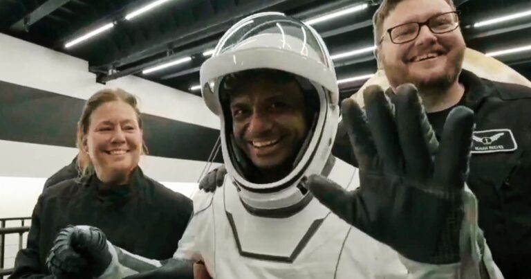Private Space Flights Conclude with Pacific Splashdown for Astronauts from India, Poland, and Hungary Private Space Flights Conclude with Pacific Splashdown for Astronauts from