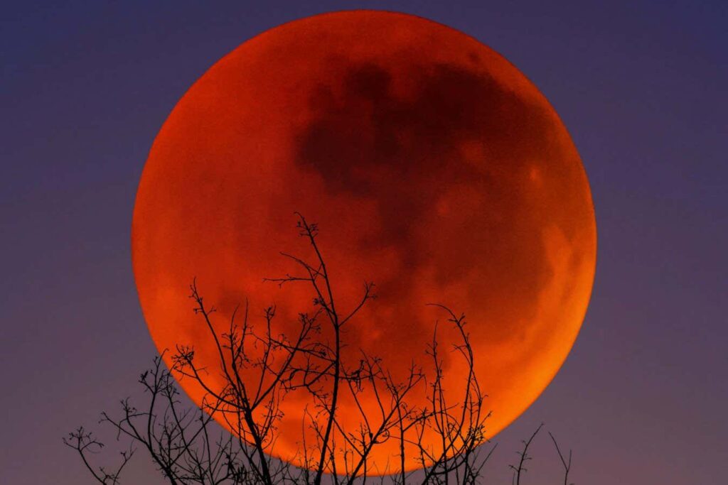 Get Ready for the Stunning Harvest Blood Moon on September