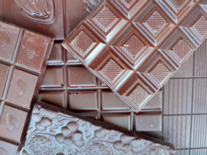 Impact of Microbiota Composition pH and Temperature on Key Flavor