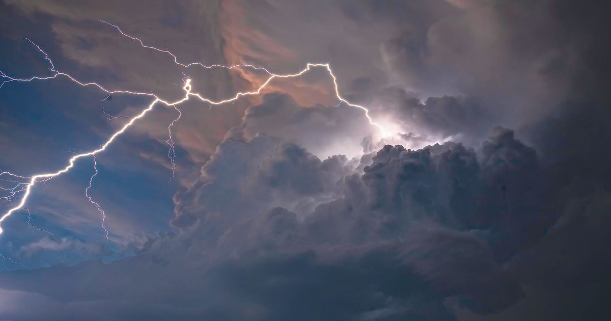 Lightning Spans 515 Miles Crossing Three States