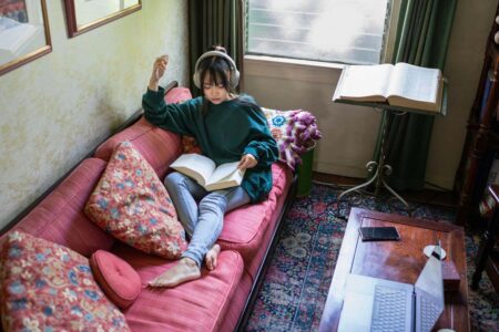 Books vs. Audiobooks: Is Reading Always More Beneficial for the Brain Than Listening? Books vs Audiobooks Is Reading Always More Beneficial for the