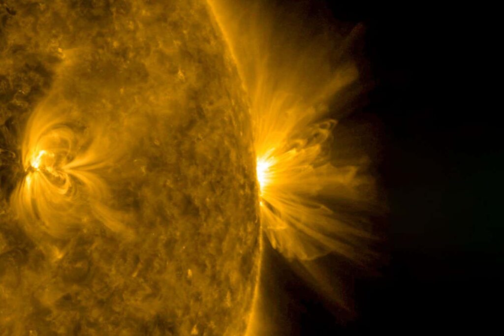Spacecraft Predicts Solar Storm 15 Hours Before Impact with Earth