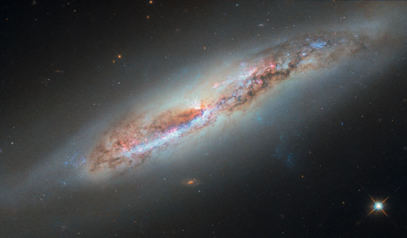 Hubble Space Telescope Revisits NGC 4388 Hubble Space Telescope Revisits NGC 4388