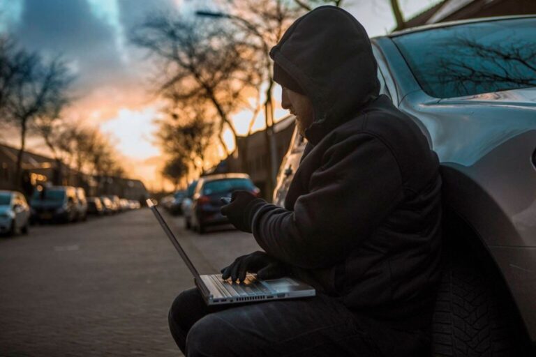 Methods Car Thieves Employ to Steal Vehicles Without Keys and