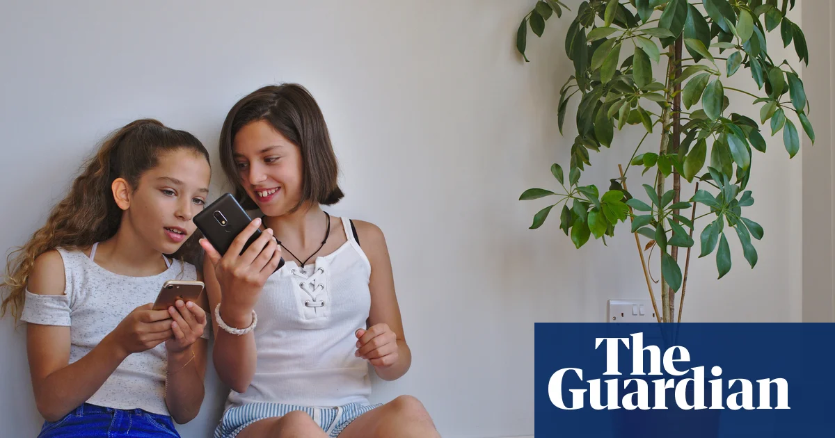 Researchers Warn Social Media Use Disrupts Childrens Concentration Internet