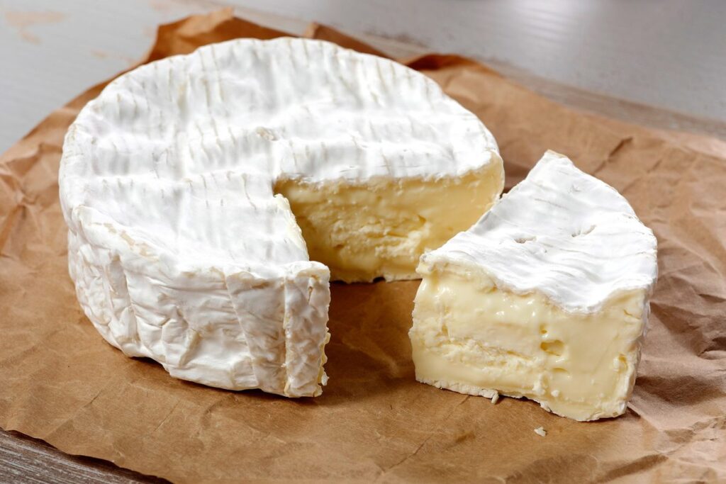 Study Reveals Daily Cheese Consumption May Lower Dementia Risk