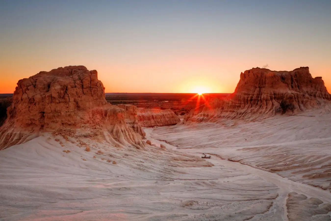 Tim Winton Explores Dystopia: Is the Term Becoming an Opiate for Society? Tim Winton Explores Dystopia Is the Term Becoming an Opiate