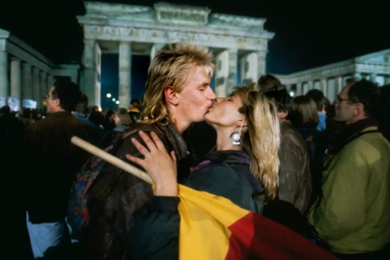 Exploring the Evolution of Bonds Insights from Paul Eastwick