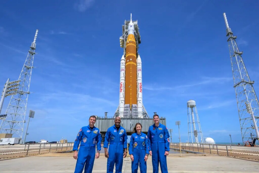 Astronauts Gear Up for Artemis II Mission to Return to