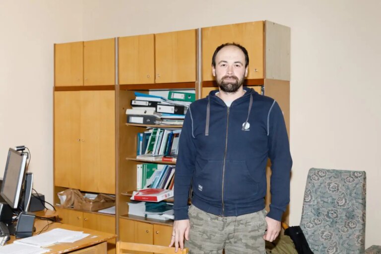 Exploring the Perilous Depths of the Chernobyl Reactor: A Man’s Daring Dive Exploring the Perilous Depths of the Chernobyl Reactor A Mans