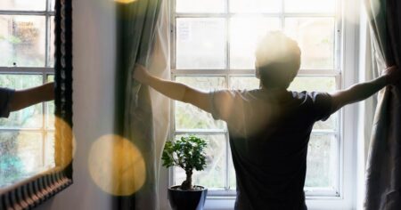Early Risers vs Night Owls Neuroscientific Insights into Happiness Levels