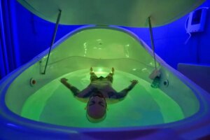 Floating Tanks Introduced to Combat PTSD Following Catastrophic Wildfires Floating Tanks Introduced to Combat PTSD Following Catastrophic Wildfires